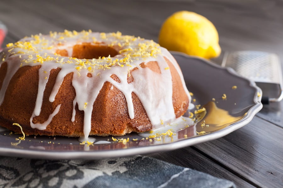 Lemon cake with icing