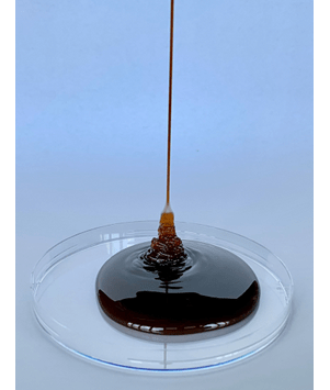 pouring sunflower lecithin