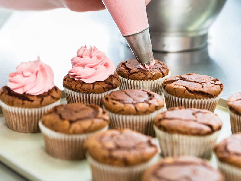 Icing cupcakes