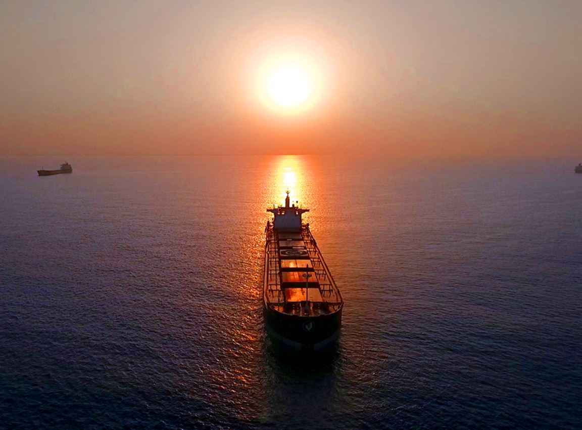 barco y horizonte